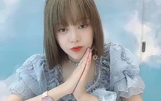 【创造营2020】陈倩楠正在直播, 吃着火锅唱着歌, 真香!